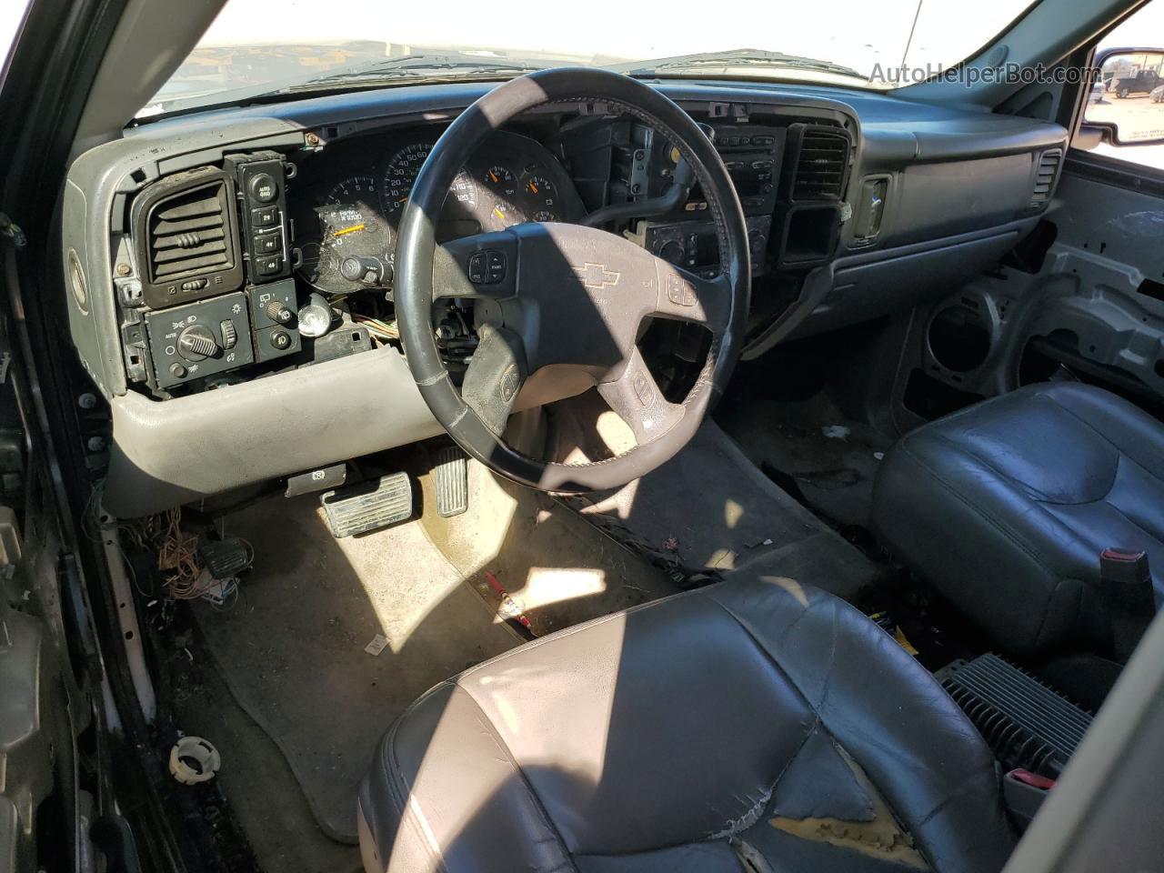 2005 Chevrolet Suburban K1500 Silver vin: 3GNFK16ZX5G100956