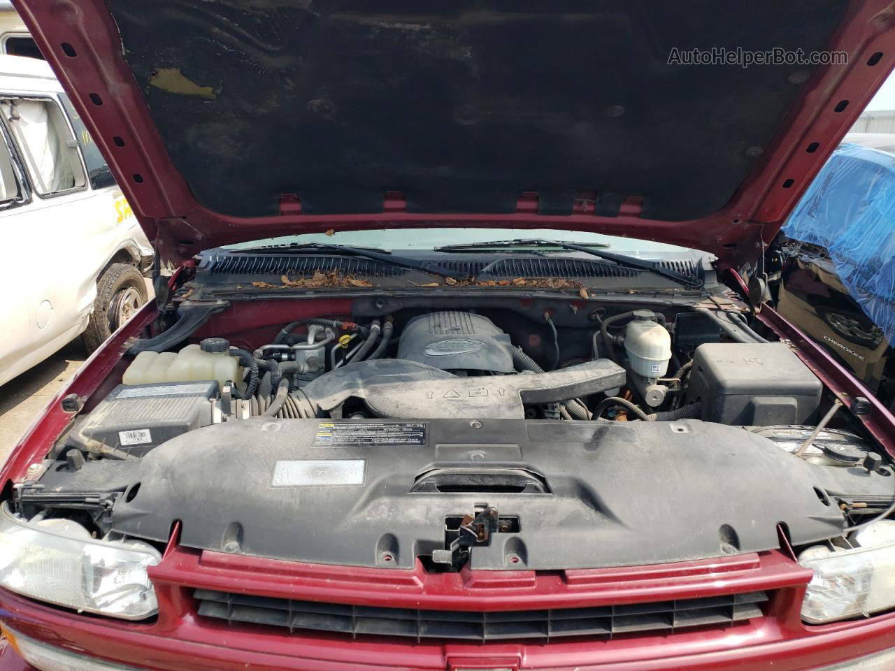 2005 Chevrolet Suburban K1500 Red vin: 3GNFK16ZX5G101296