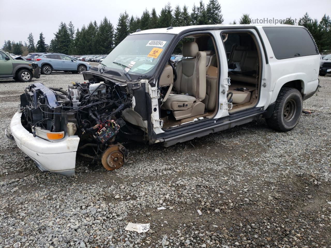 2005 Chevrolet Suburban K1500 White vin: 3GNFK16ZX5G279337