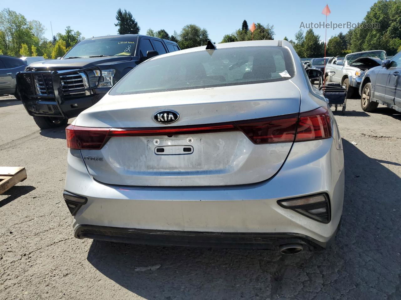 2020 Kia Forte Fe Silver vin: 3KPF24AD1LE142219