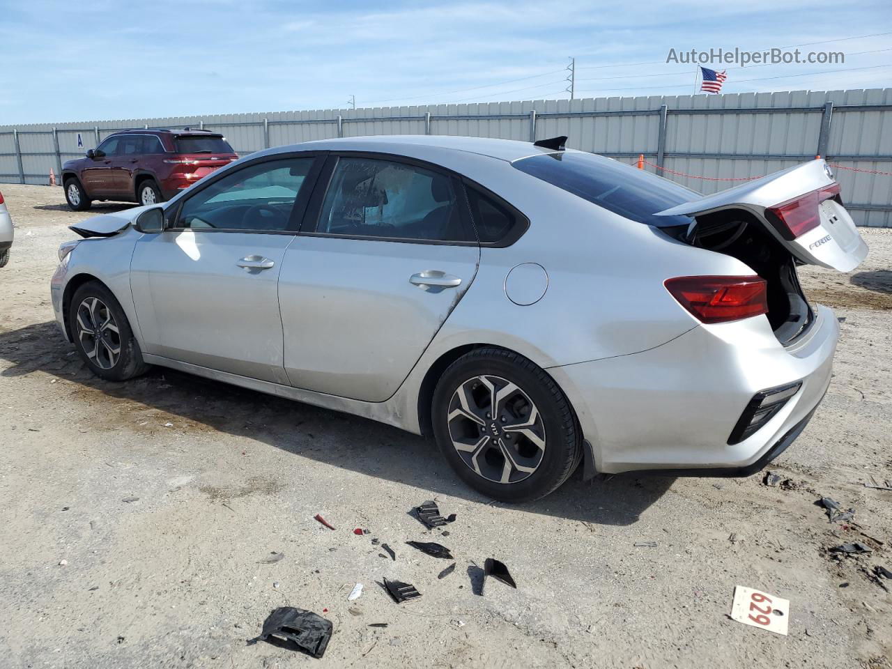 2020 Kia Forte Fe Silver vin: 3KPF24AD1LE156640