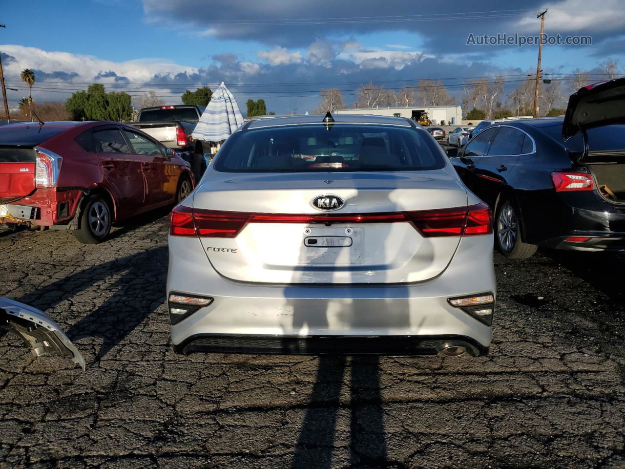 2020 Kia Forte Fe Silver vin: 3KPF24AD1LE233068