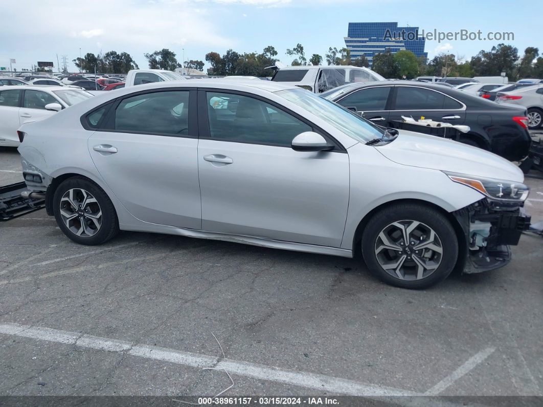 2020 Kia Forte Lxs Silver vin: 3KPF24AD2LE175374