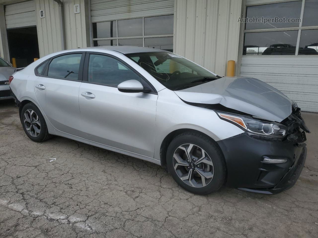 2020 Kia Forte Fe Silver vin: 3KPF24AD2LE205621