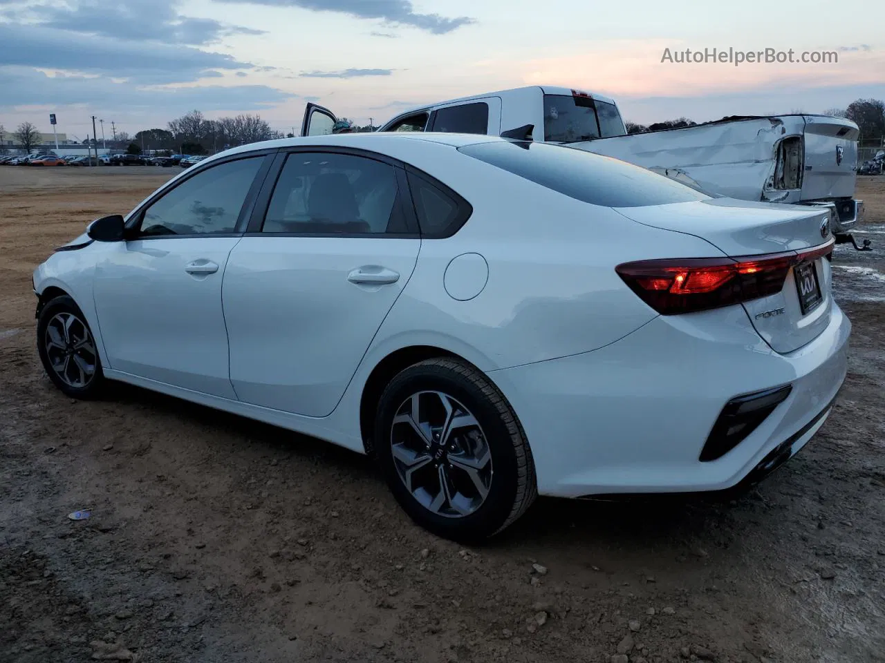 2020 Kia Forte Fe Белый vin: 3KPF24AD3LE219740