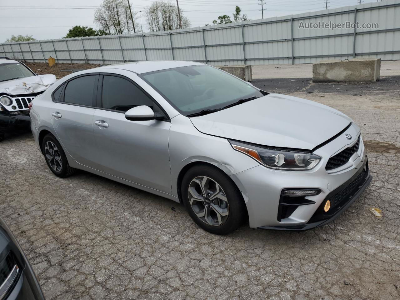 2020 Kia Forte Fe Silver vin: 3KPF24AD5LE176079