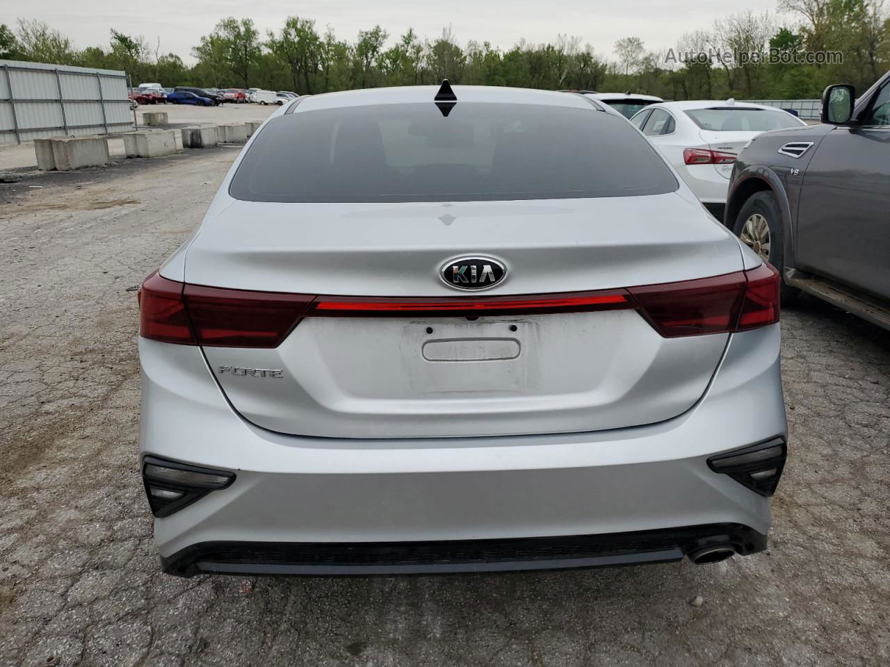 2020 Kia Forte Fe Silver vin: 3KPF24AD5LE176079