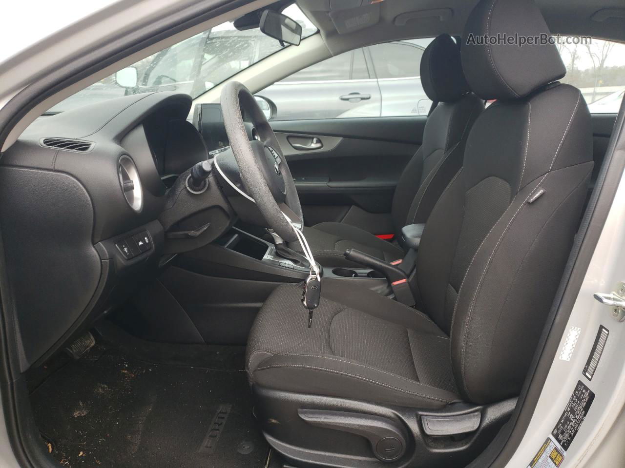 2020 Kia Forte Fe Silver vin: 3KPF24AD7LE186984