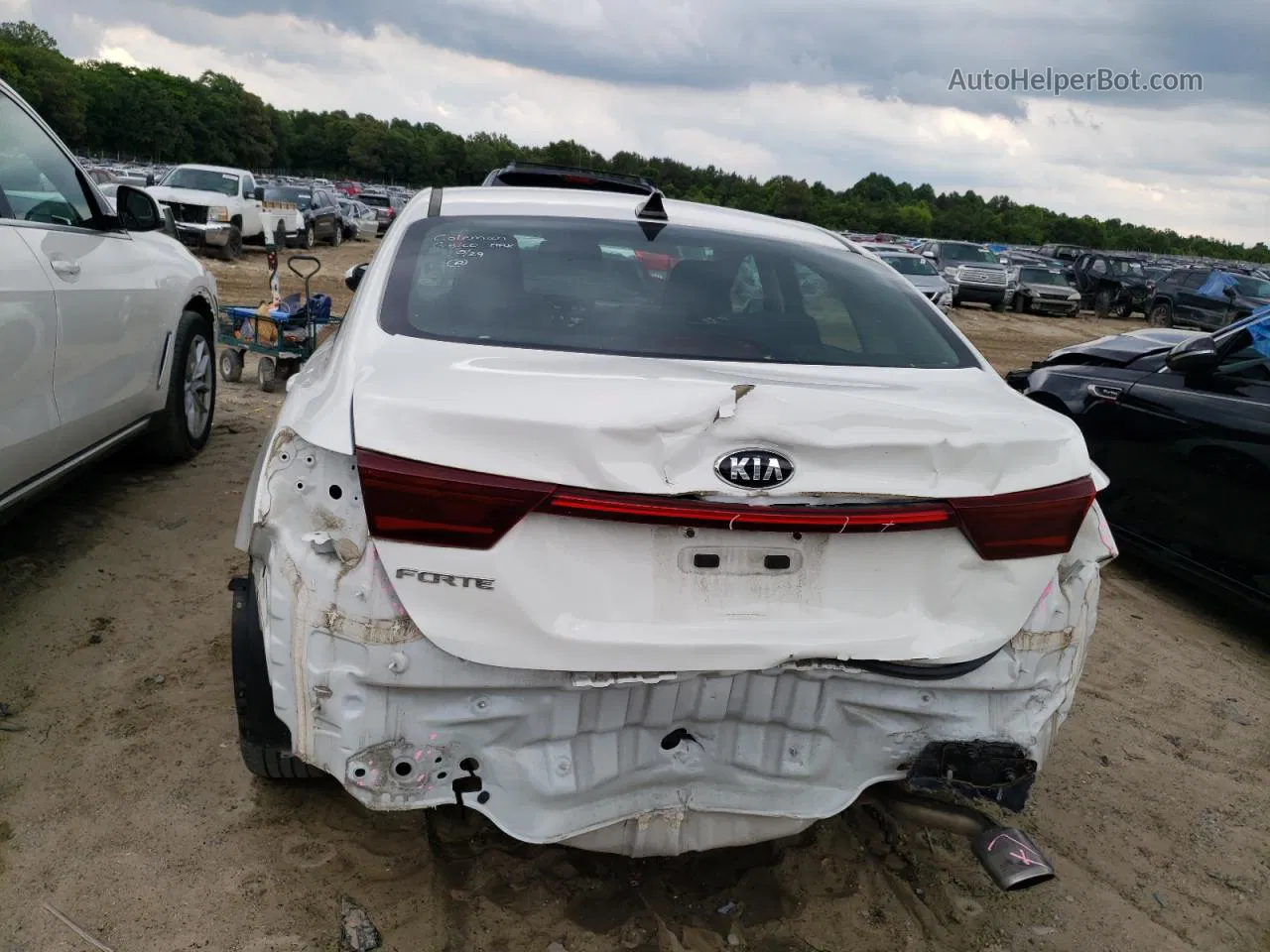 2020 Kia Forte Fe White vin: 3KPF24AD9LE150102