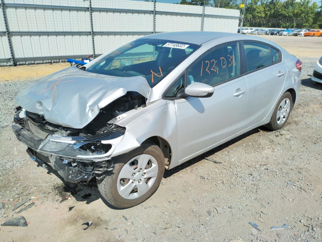 2018 Kia Forte Lx Silver vin: 3KPFK4A78JE167853