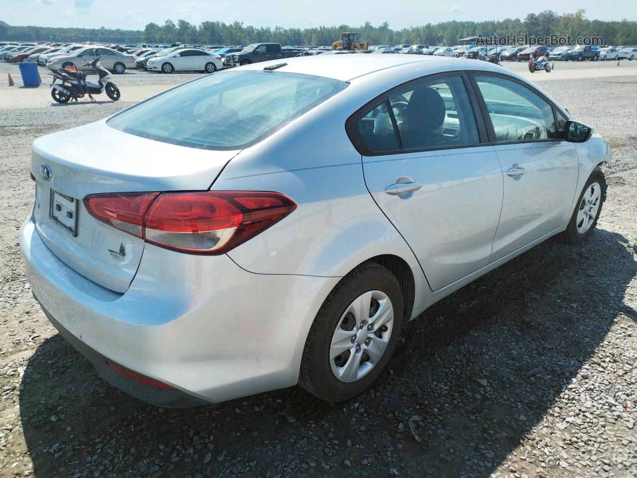 2018 Kia Forte Lx Silver vin: 3KPFK4A78JE167853