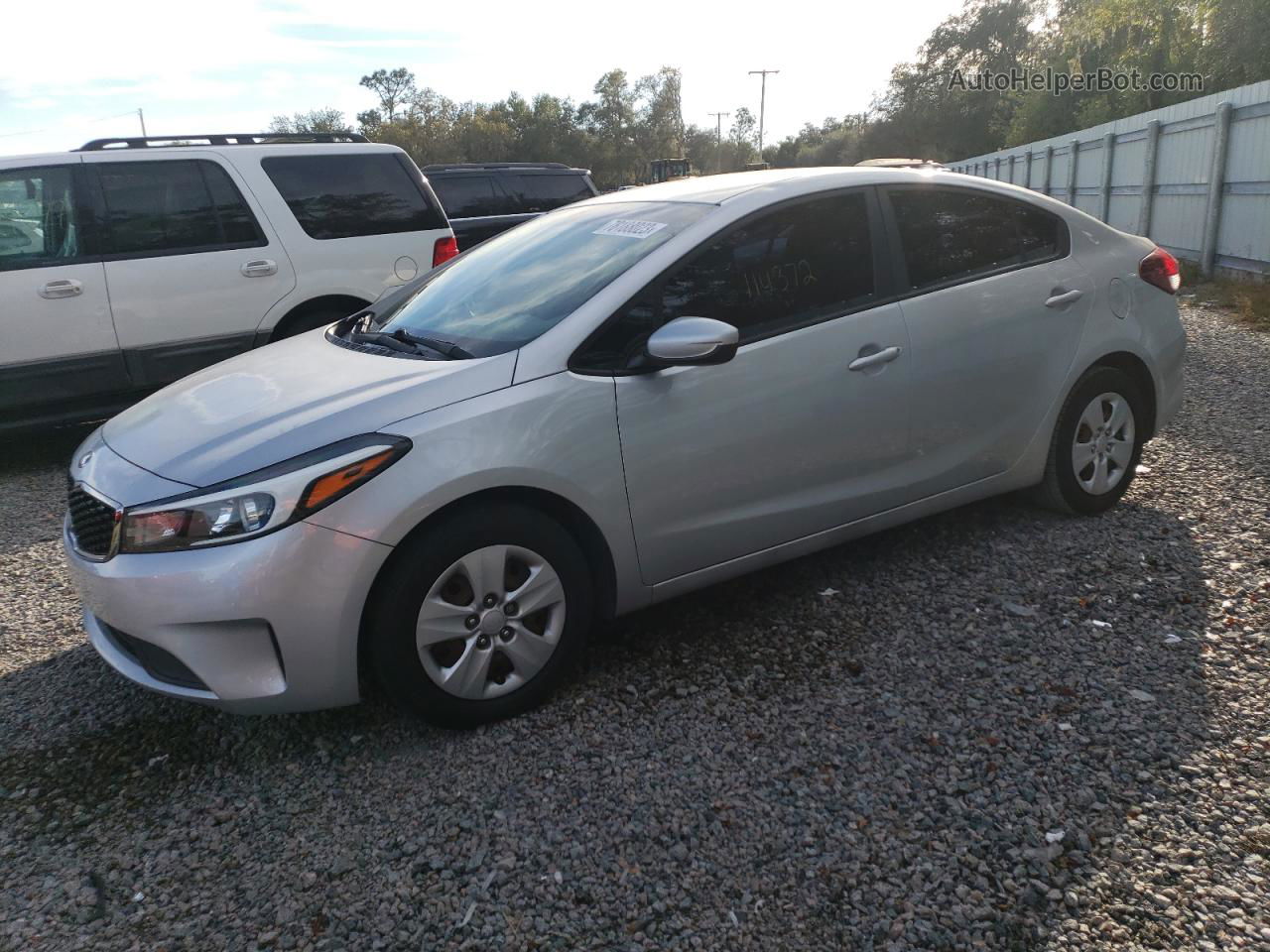 2017 Kia Forte Lx Silver vin: 3KPFK4A70HE016113