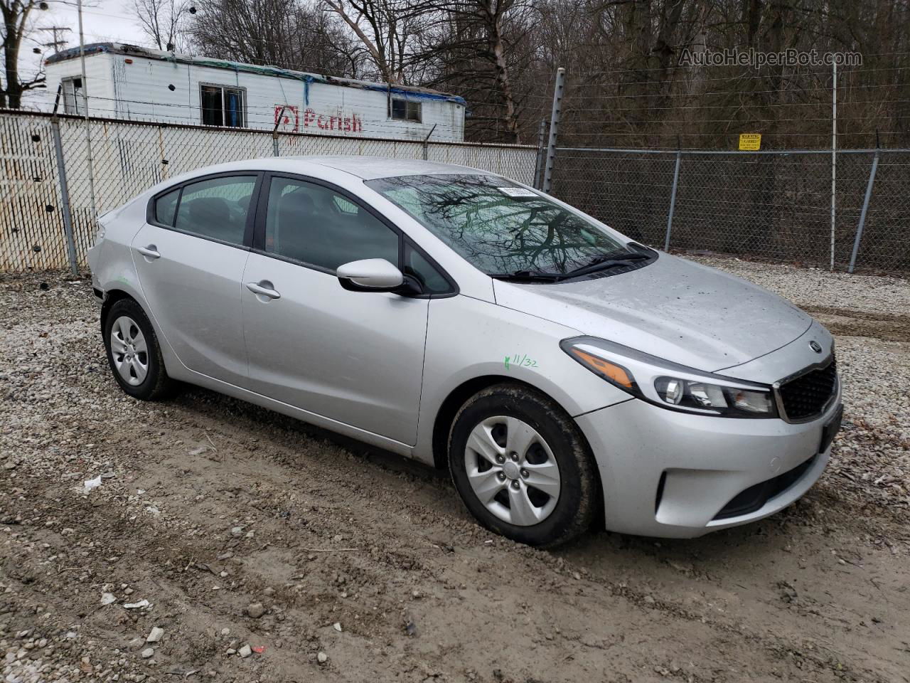 2018 Kia Forte Lx Silver vin: 3KPFK4A70JE184744