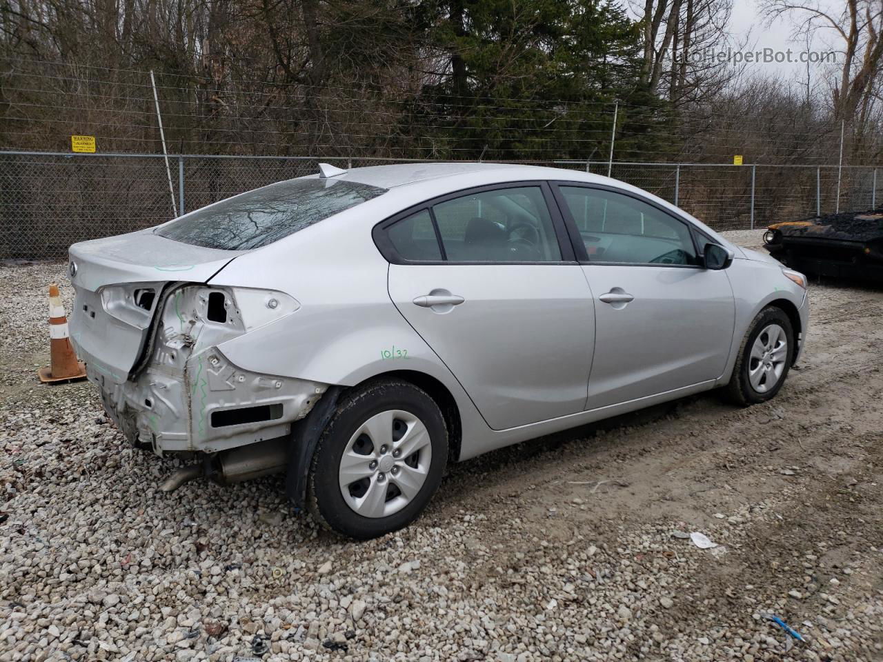 2018 Kia Forte Lx Silver vin: 3KPFK4A70JE184744