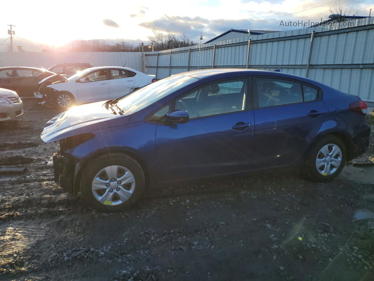 2018 Kia Forte Lx Синий vin: 3KPFK4A70JE259085