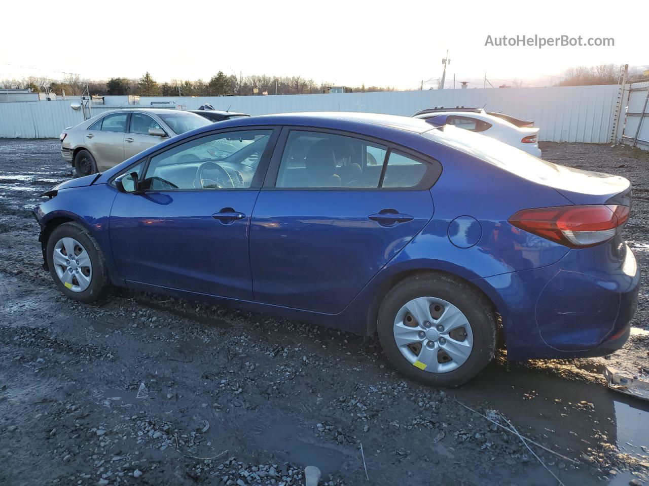 2018 Kia Forte Lx Синий vin: 3KPFK4A70JE259085