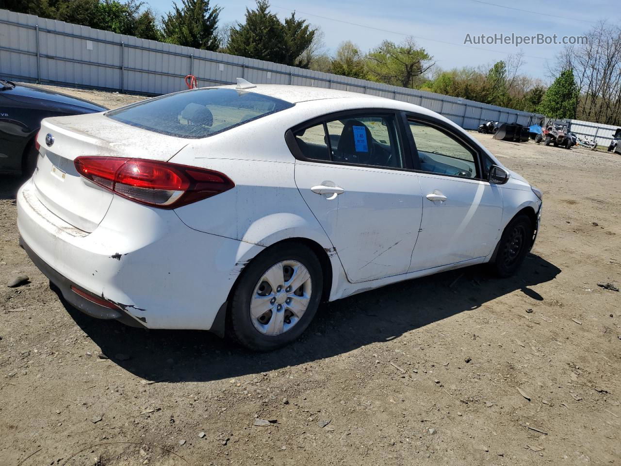 2017 Kia Forte Lx White vin: 3KPFK4A71HE015469