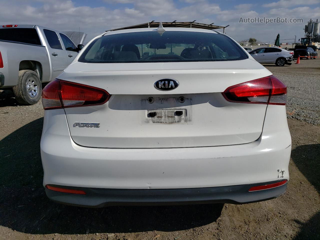 2017 Kia Forte Lx White vin: 3KPFK4A71HE074232