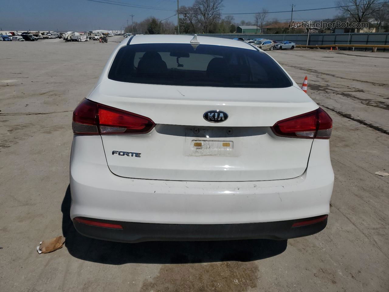 2017 Kia Forte Lx White vin: 3KPFK4A71HE081942