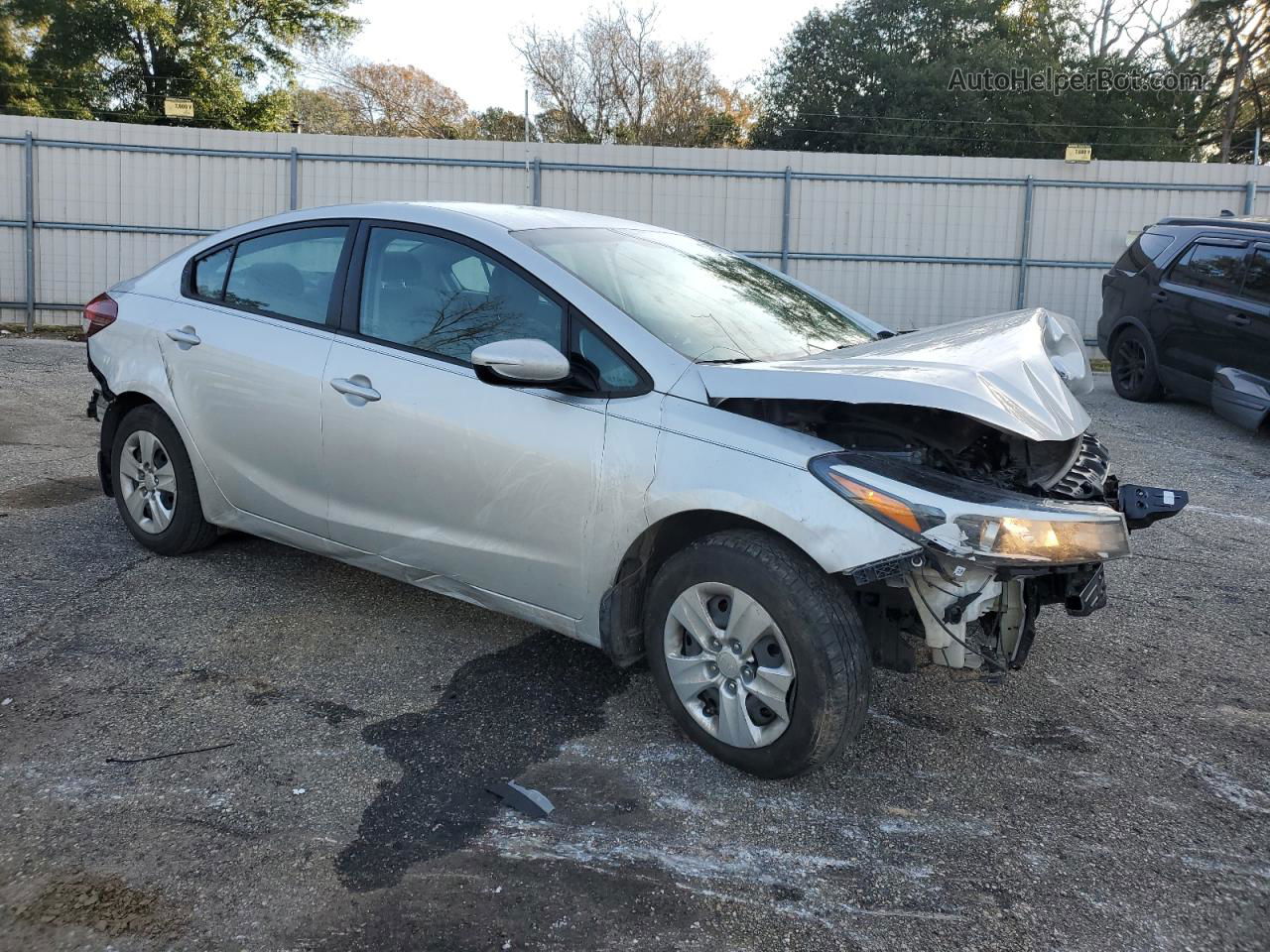 2017 Kia Forte Lx Silver vin: 3KPFK4A71HE138477