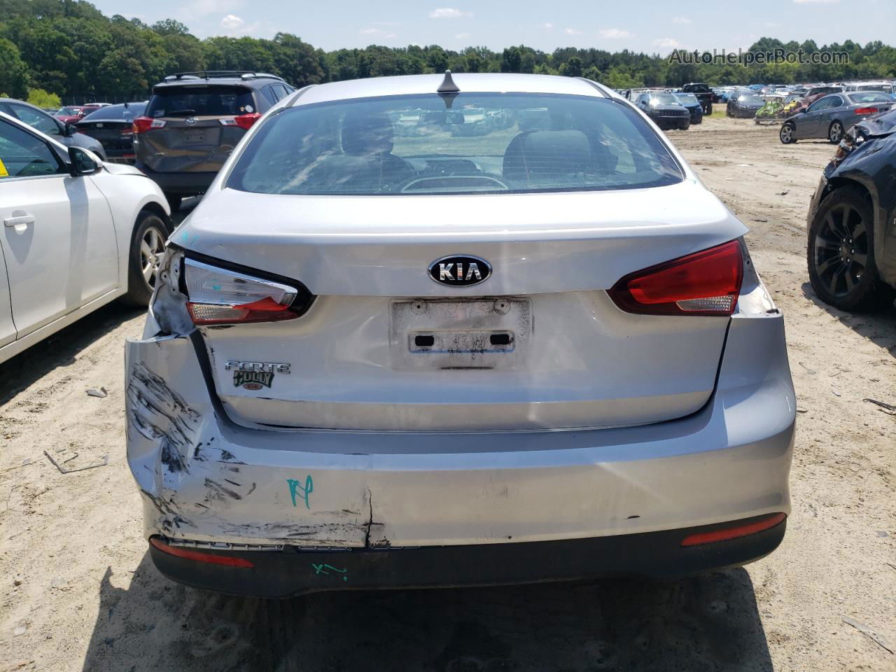 2018 Kia Forte Lx Silver vin: 3KPFK4A71JE235507