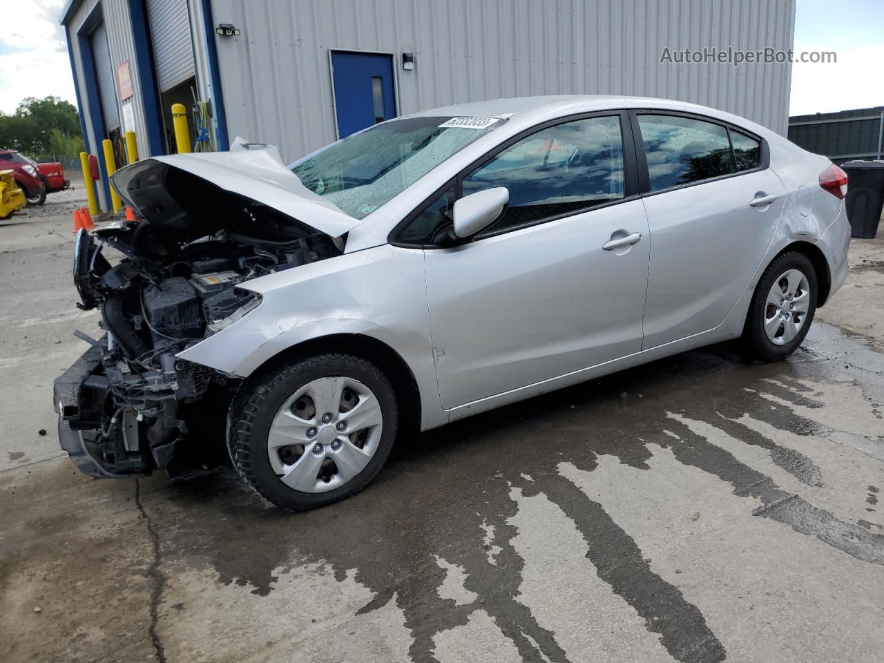 2018 Kia Forte Lx Silver vin: 3KPFK4A71JE269530