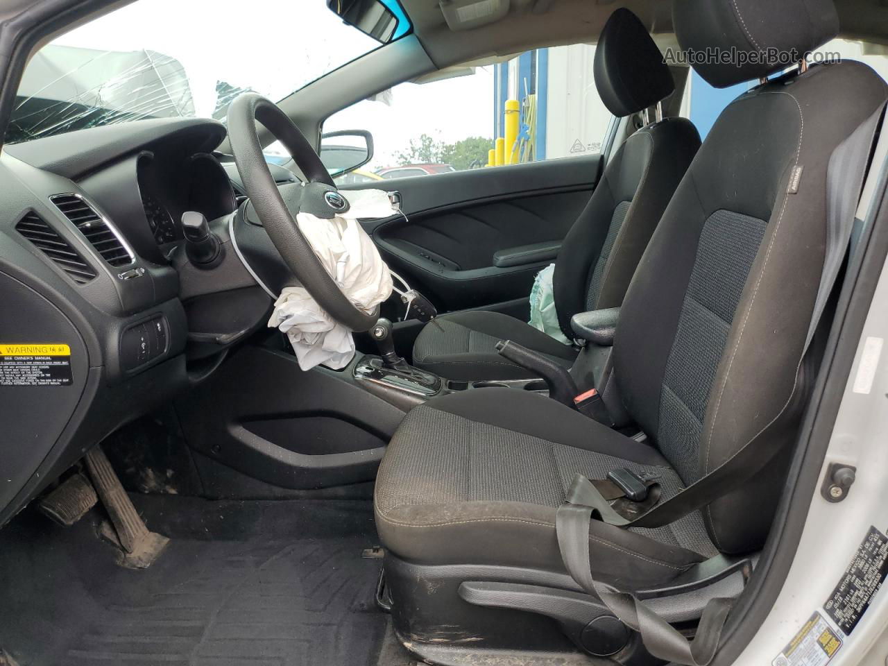 2018 Kia Forte Lx Silver vin: 3KPFK4A71JE269530