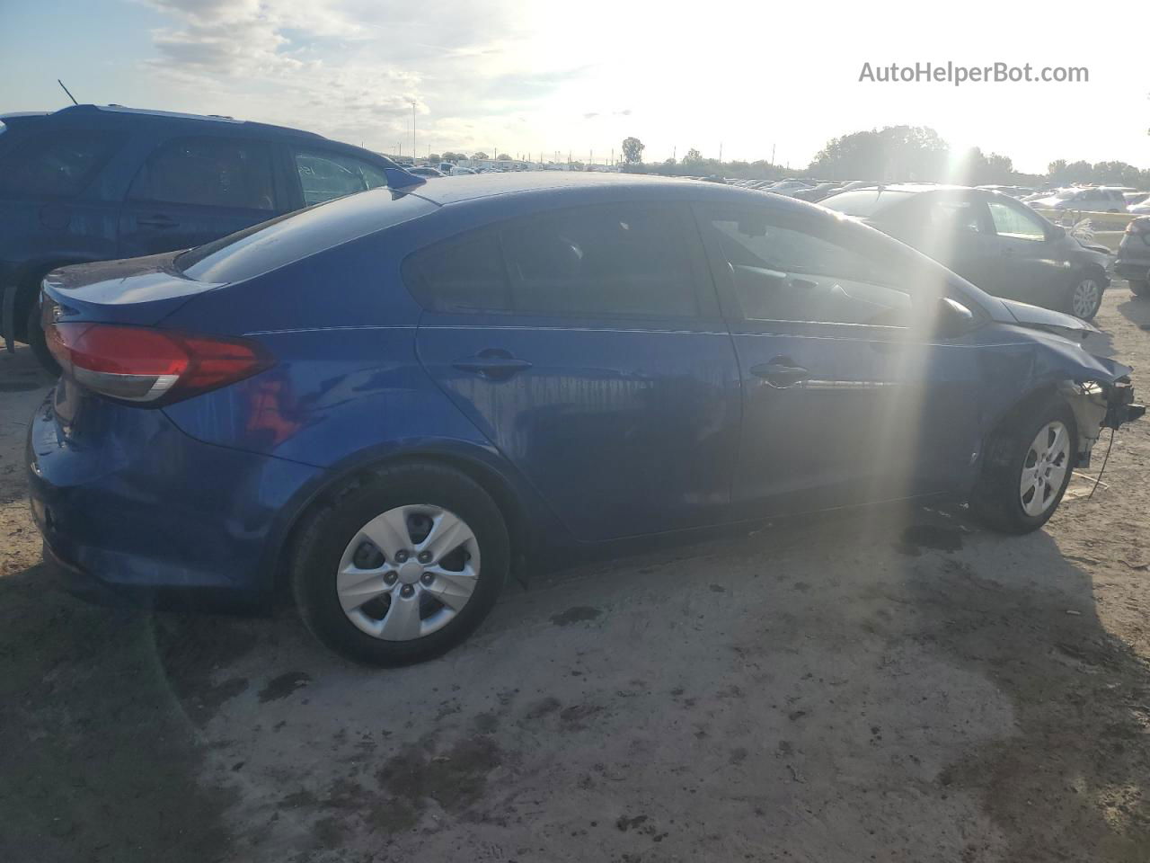 2017 Kia Forte Lx Blue vin: 3KPFK4A72HE017599