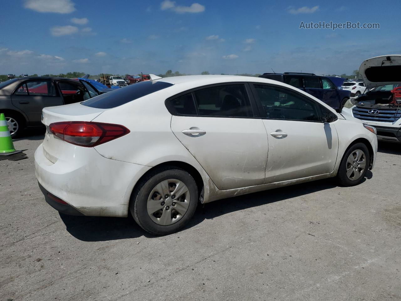 2017 Kia Forte Lx White vin: 3KPFK4A72HE122336