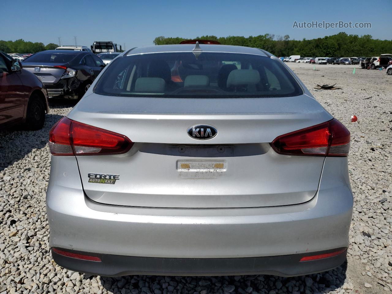 2018 Kia Forte Lx Silver vin: 3KPFK4A72JE273151