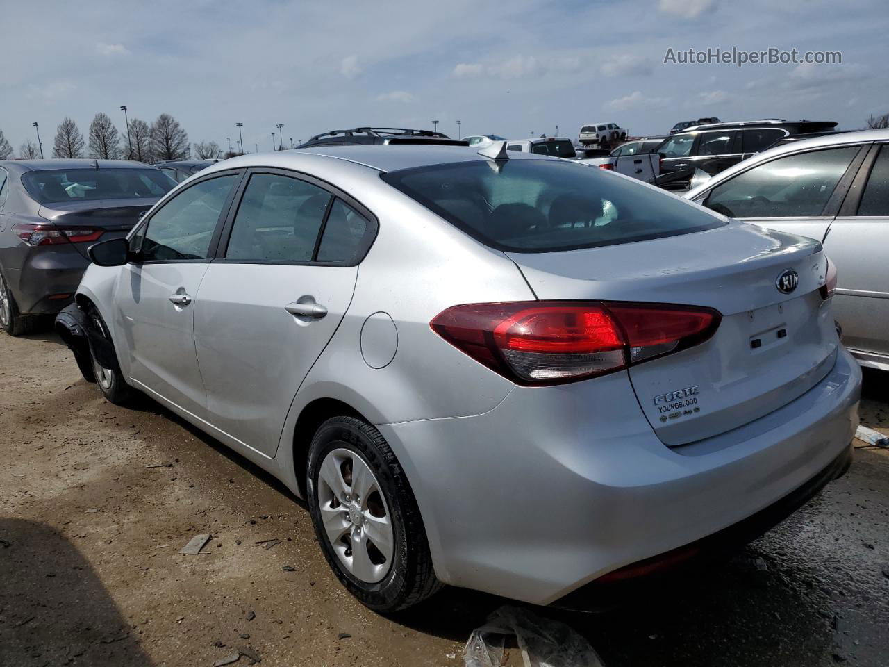 2017 Kia Forte Lx Silver vin: 3KPFK4A73HE073034