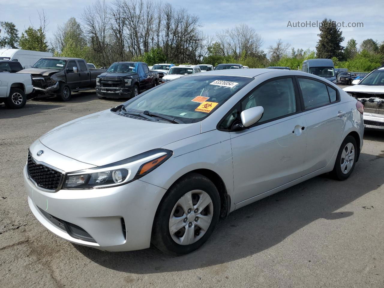 2017 Kia Forte Lx Silver vin: 3KPFK4A73HE118876