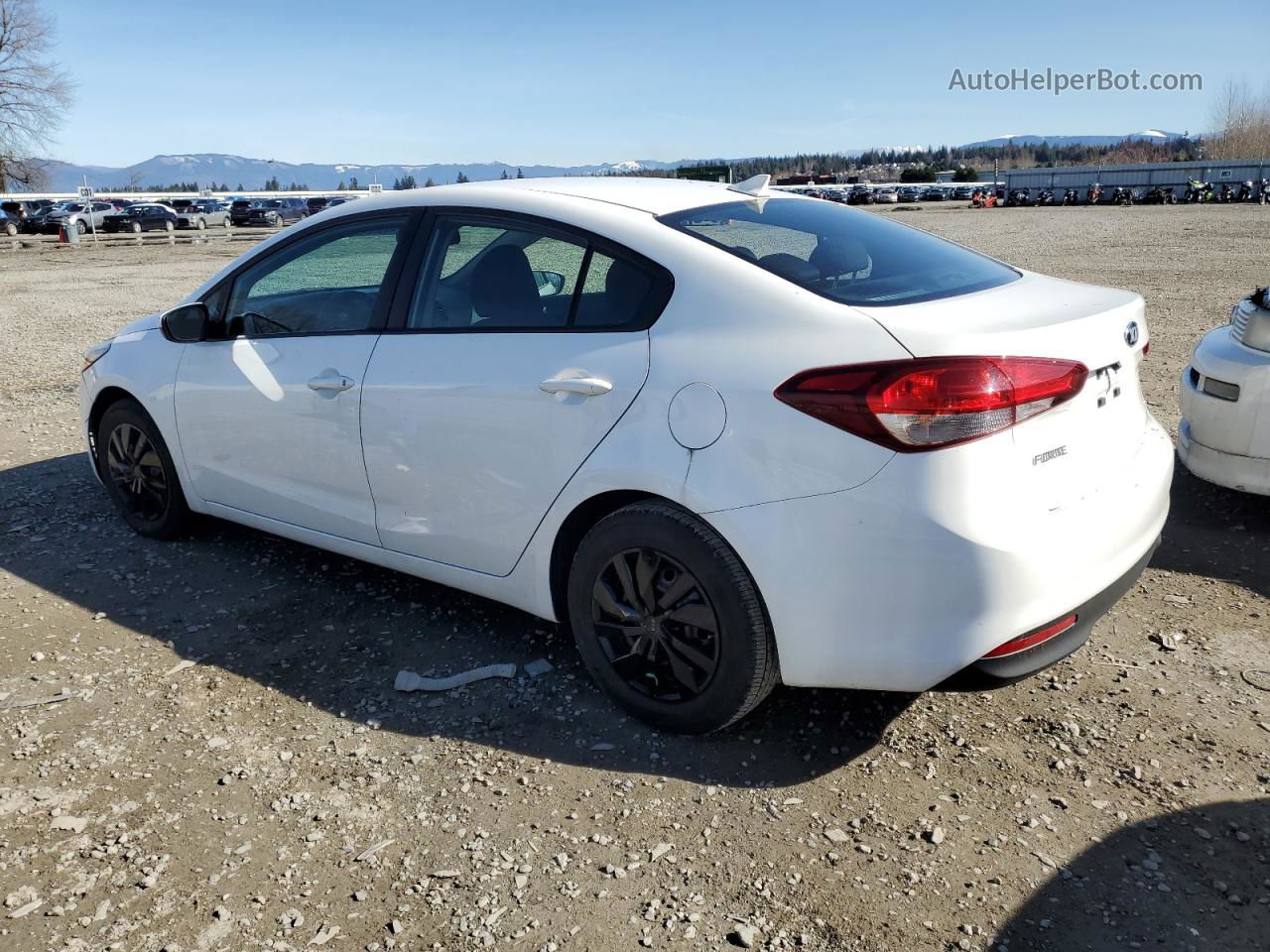 2017 Kia Forte Lx White vin: 3KPFK4A73HE159413