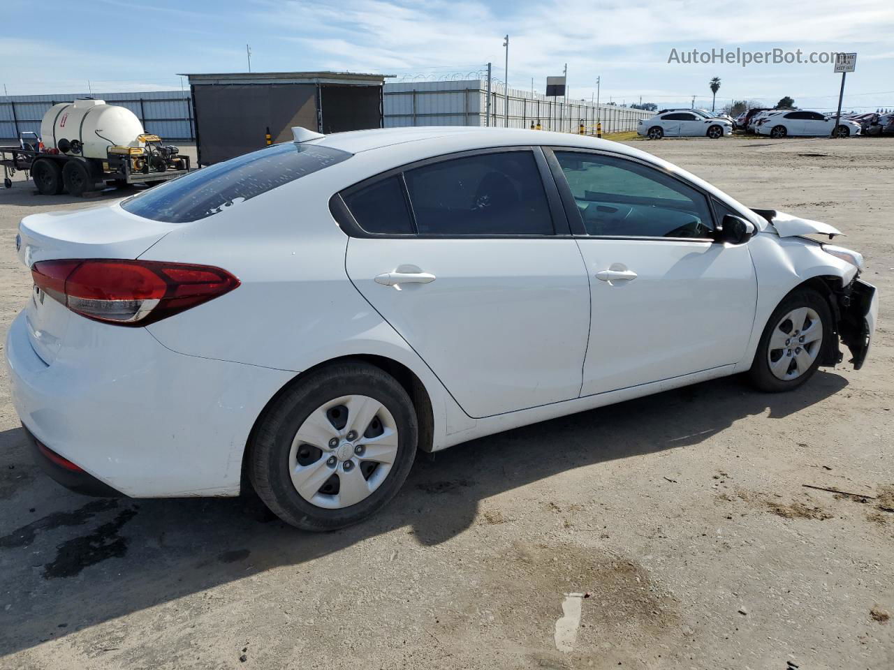 2018 Kia Forte Lx White vin: 3KPFK4A73JE185225