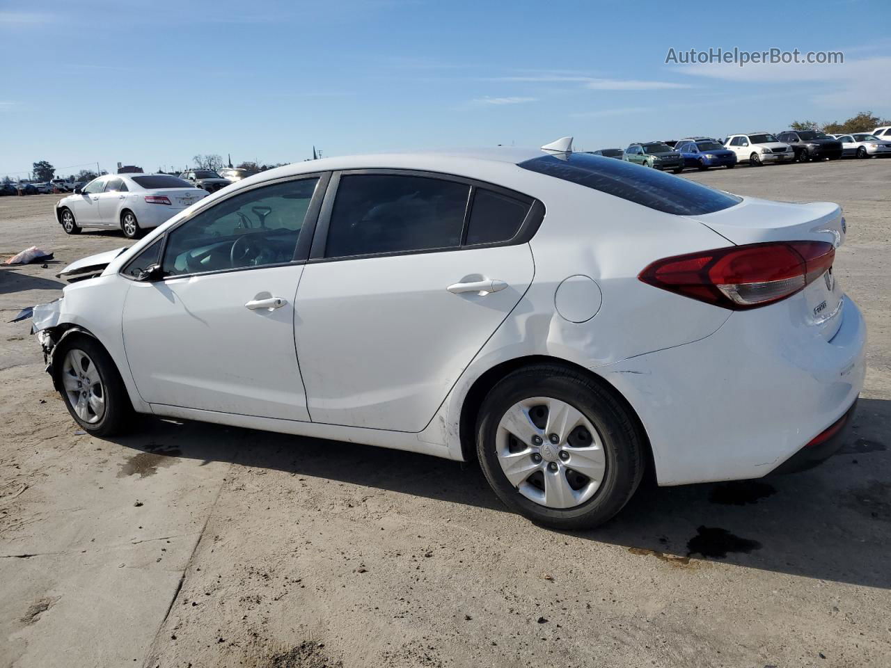 2018 Kia Forte Lx White vin: 3KPFK4A73JE185225