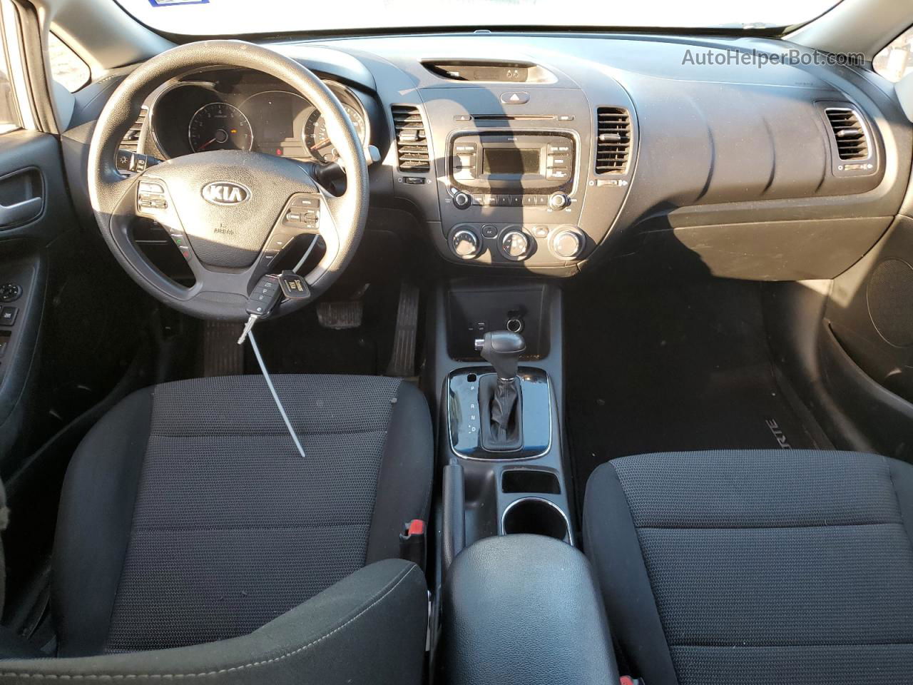 2018 Kia Forte Lx Silver vin: 3KPFK4A73JE198363