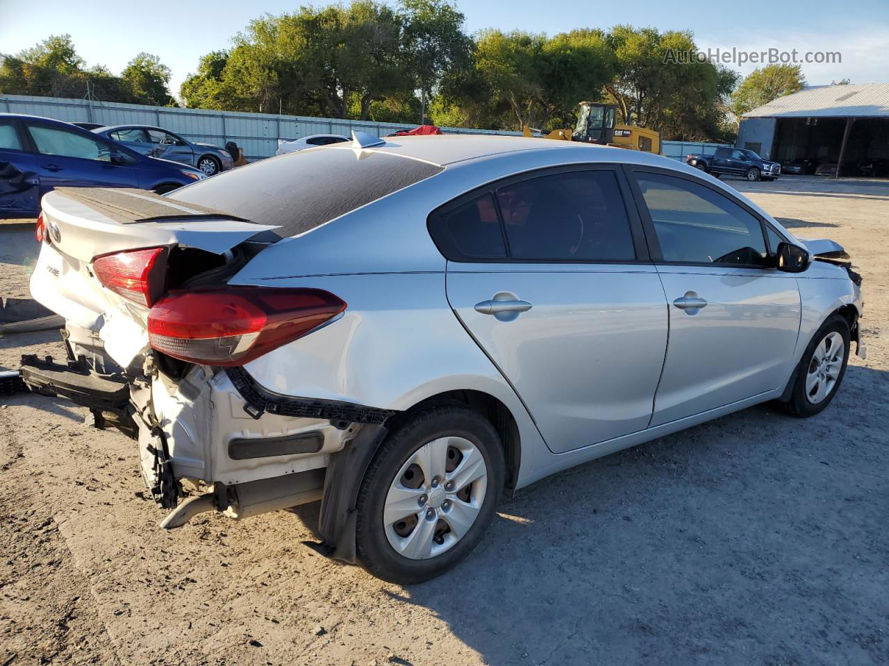 2018 Kia Forte Lx Silver vin: 3KPFK4A73JE198363