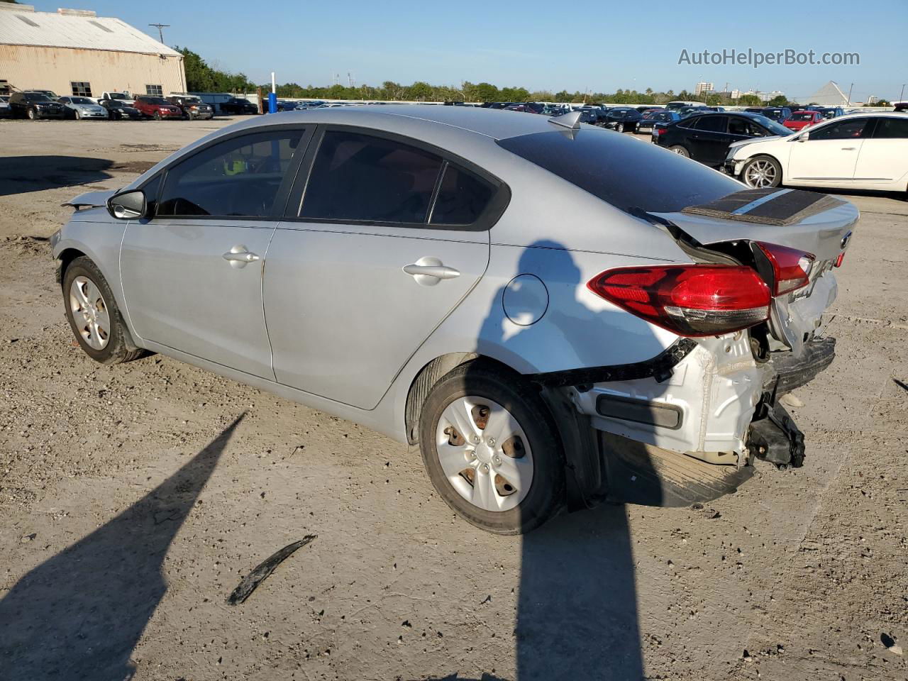 2018 Kia Forte Lx Silver vin: 3KPFK4A73JE198363