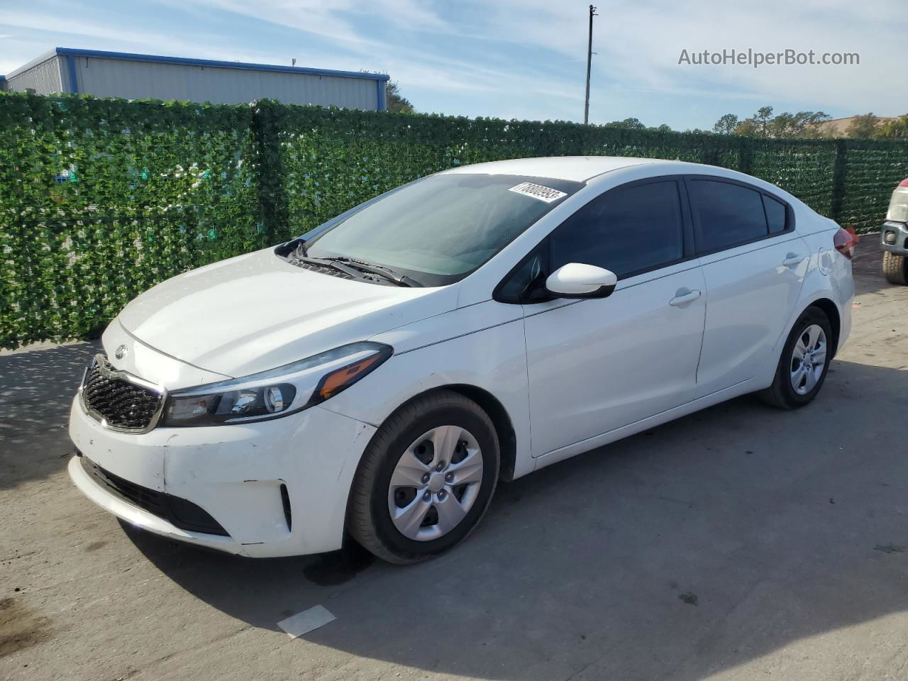 2018 Kia Forte Lx White vin: 3KPFK4A73JE217705