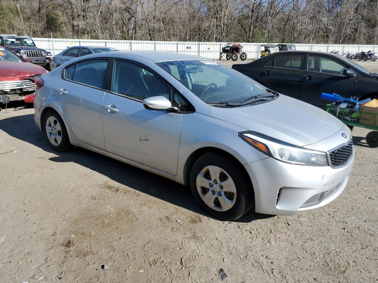 2017 Kia Forte Lx Серебряный vin: 3KPFK4A74HE053097