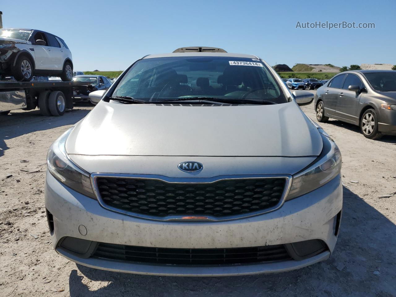 2017 Kia Forte Lx Silver vin: 3KPFK4A74HE119180