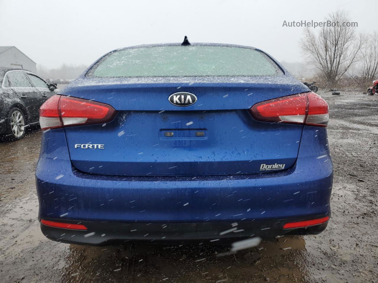 2018 Kia Forte Lx Blue vin: 3KPFK4A74JE210553