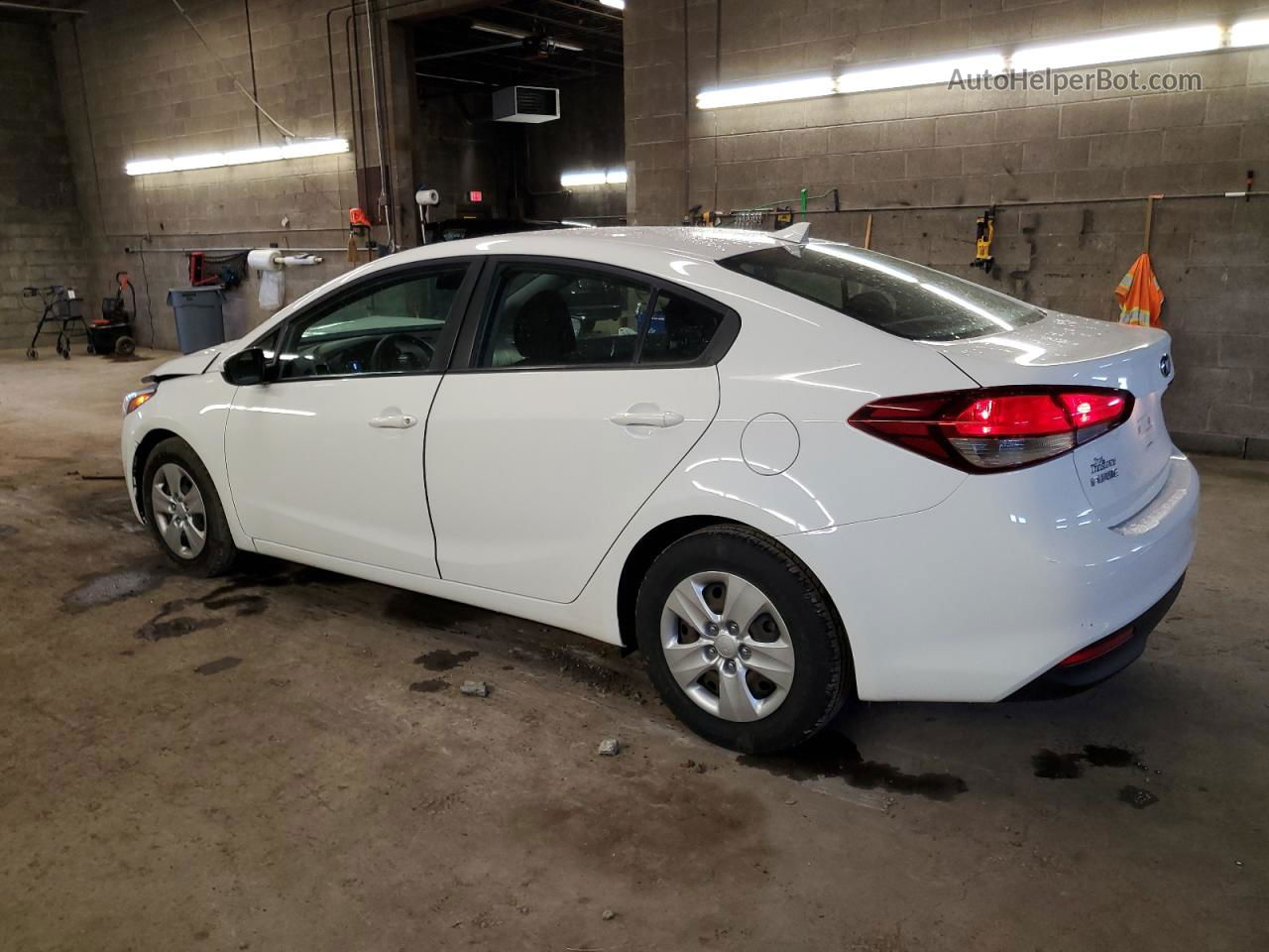 2018 Kia Forte Lx White vin: 3KPFK4A74JE275810