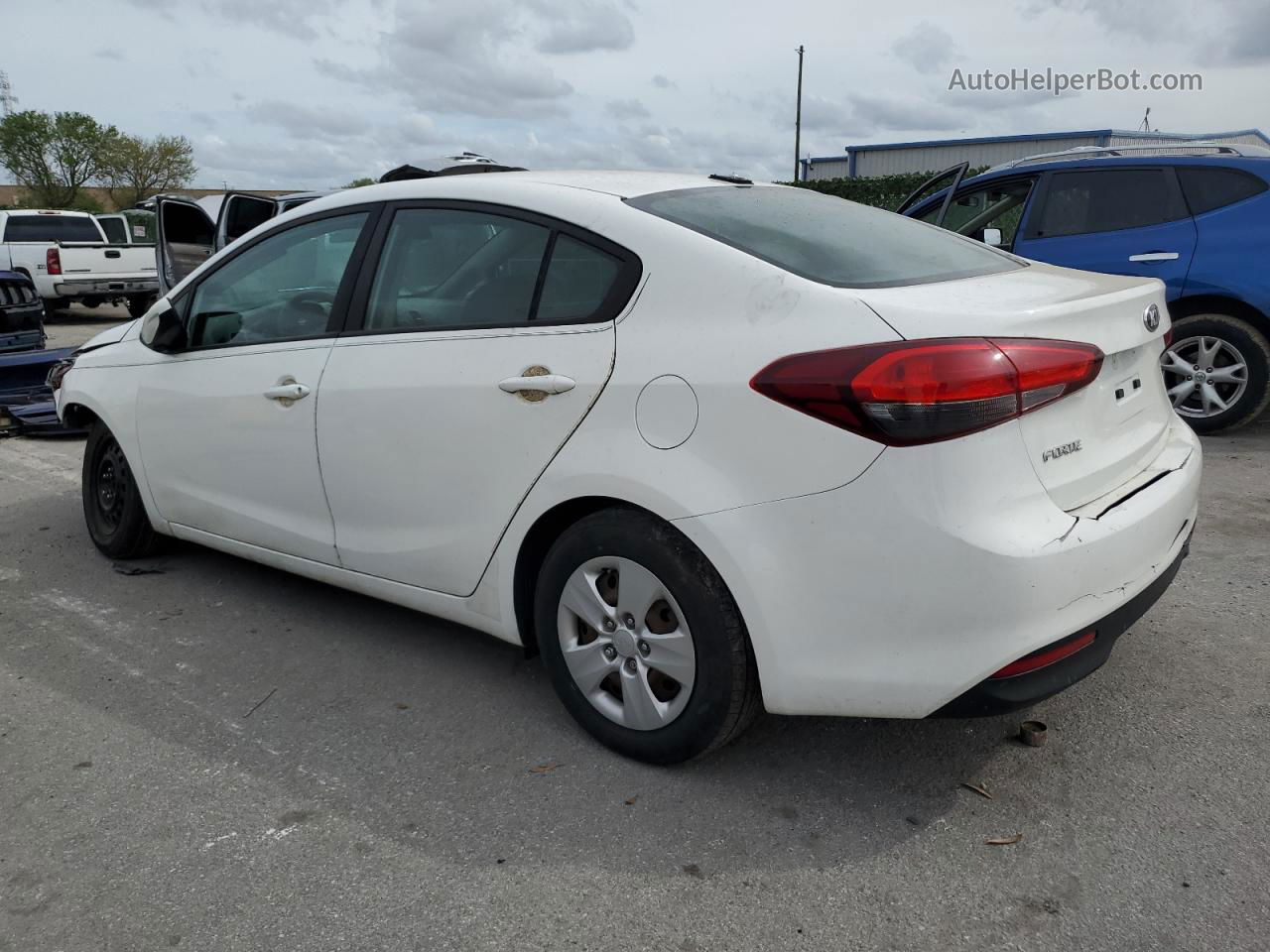 2017 Kia Forte Lx White vin: 3KPFK4A75HE123884