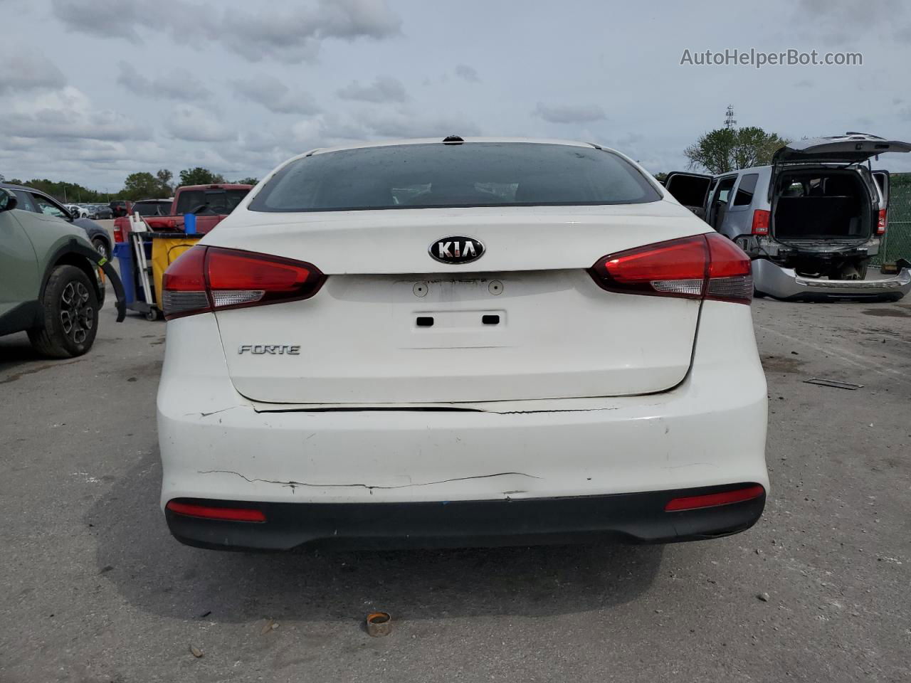 2017 Kia Forte Lx White vin: 3KPFK4A75HE123884