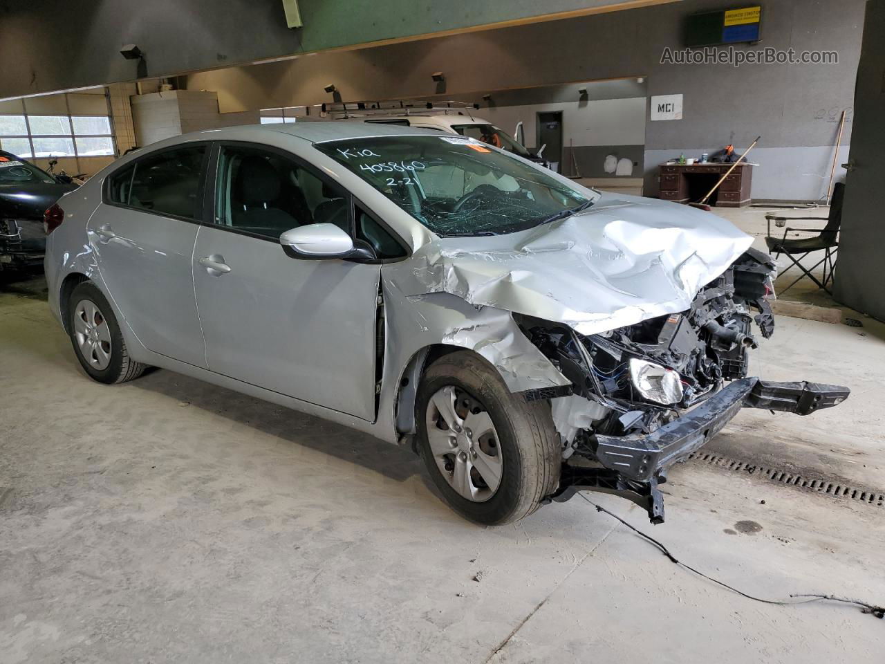 2018 Kia Forte Lx Серебряный vin: 3KPFK4A75JE217799