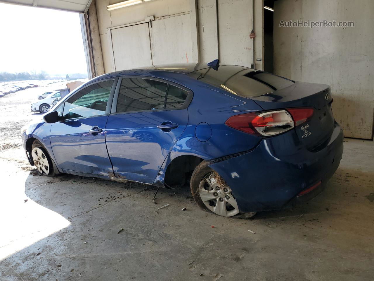 2018 Kia Forte Lx Blue vin: 3KPFK4A75JE258465