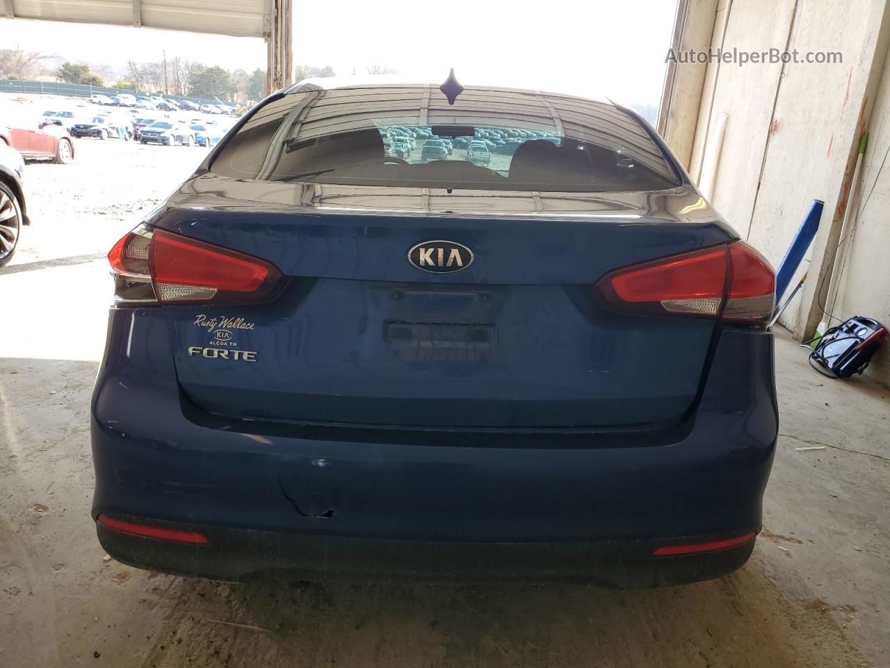 2018 Kia Forte Lx Blue vin: 3KPFK4A75JE258465