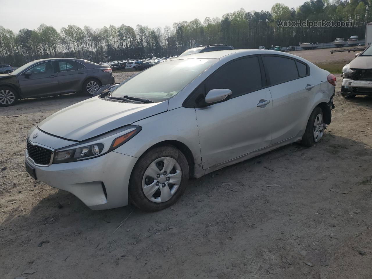 2018 Kia Forte Lx Silver vin: 3KPFK4A75JE277307