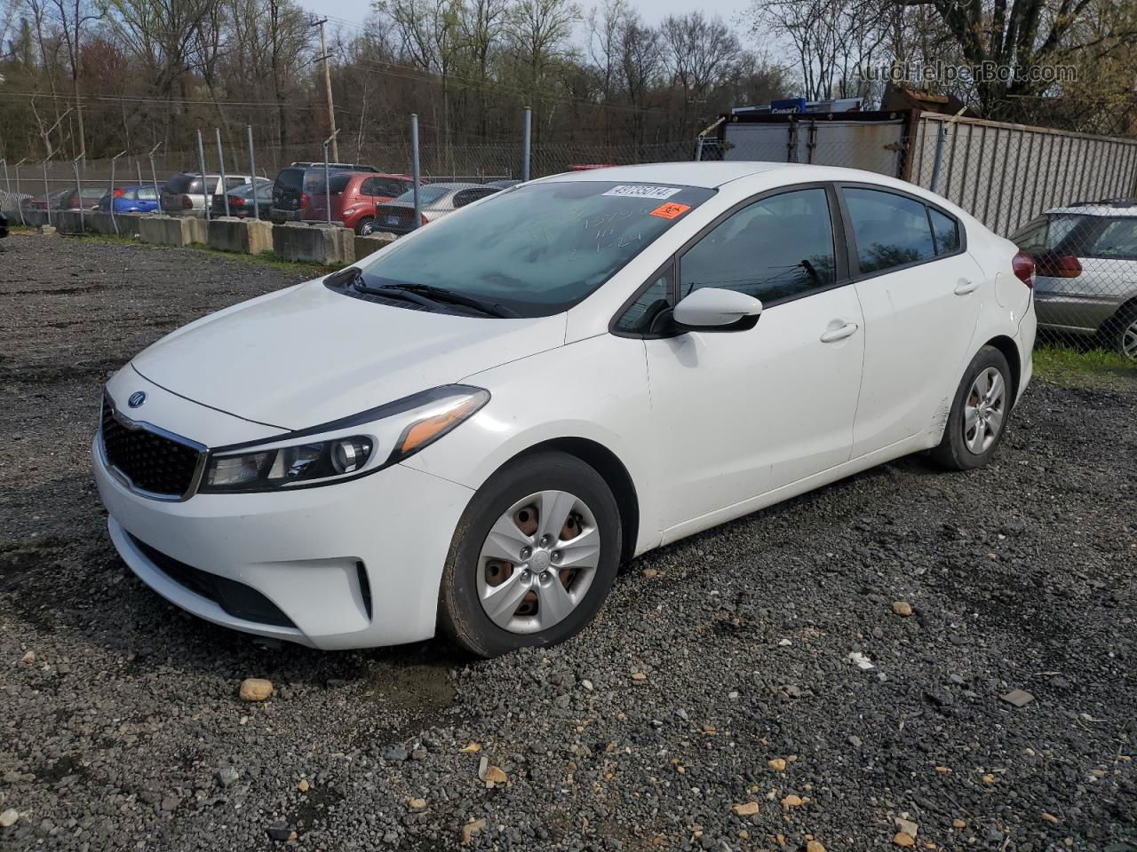 2017 Kia Forte Lx White vin: 3KPFK4A76HE086733